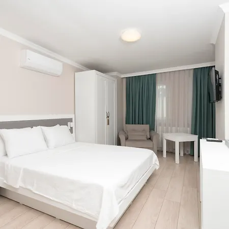 Bay Nihat Lale 4* Ayvalik