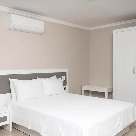 Bay Nihat Lale Hotel Ayvalik